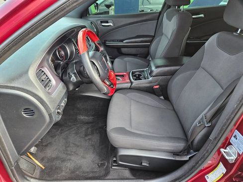 Used 2018 Dodge Charger SXT RWD image 14