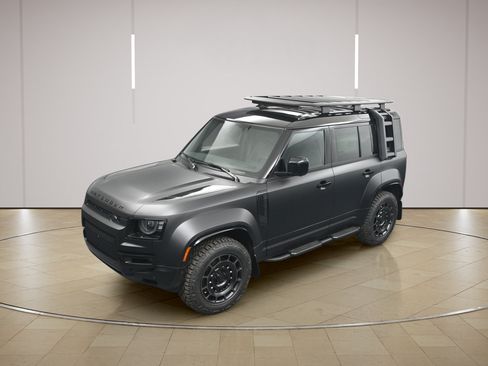 New 2026 Land Rover Defender 110 AWD/4WD image 29