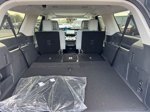 New 2026 Ford Expedition Max Platinum w/ Platinum Ultimate Package image 21