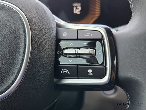 Certified 2025 Kia Sorento EX AWD/4WD image 22