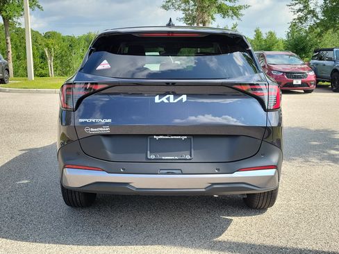 Used 2026 Kia Sportage LX FWD image 7