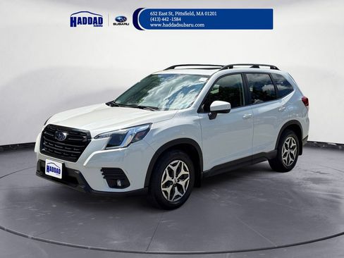 Certified 2024 Subaru Forester Premium AWD/4WD image 1