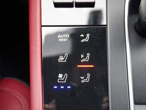 Used 2024 Porsche Macan GTS image 62