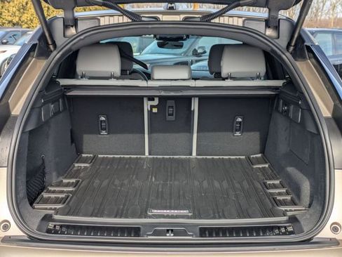 New 2026 Land Rover Range Rover Velar Dynamic SE image 16