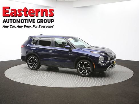 Used 2023 Mitsubishi Outlander SE image 45