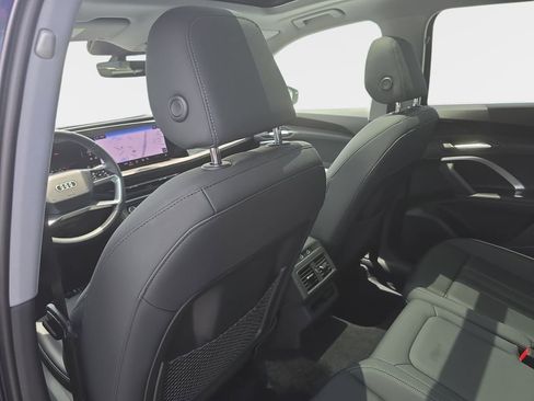 Certified 2025 Audi Q5 Premium w/ Convenience Package AWD/4WD image 10