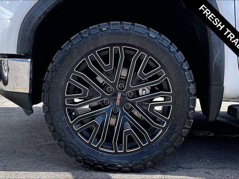 Used 2019 GMC Sierra 1500 SLT w/ SLT Premium Plus Package AWD/4WD image 34