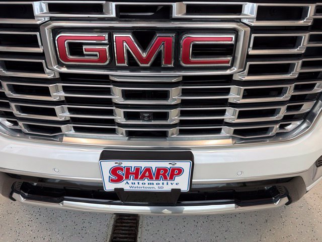 Used 2025 GMC Yukon Denali w/ Sun & Power Step Package AWD/4WD image 14
