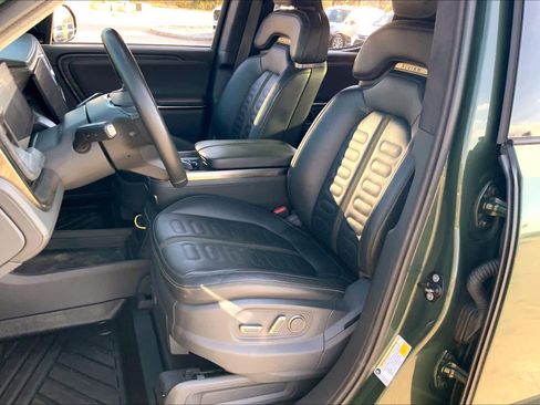 Used 2022 Rivian R1T Adventure image 7