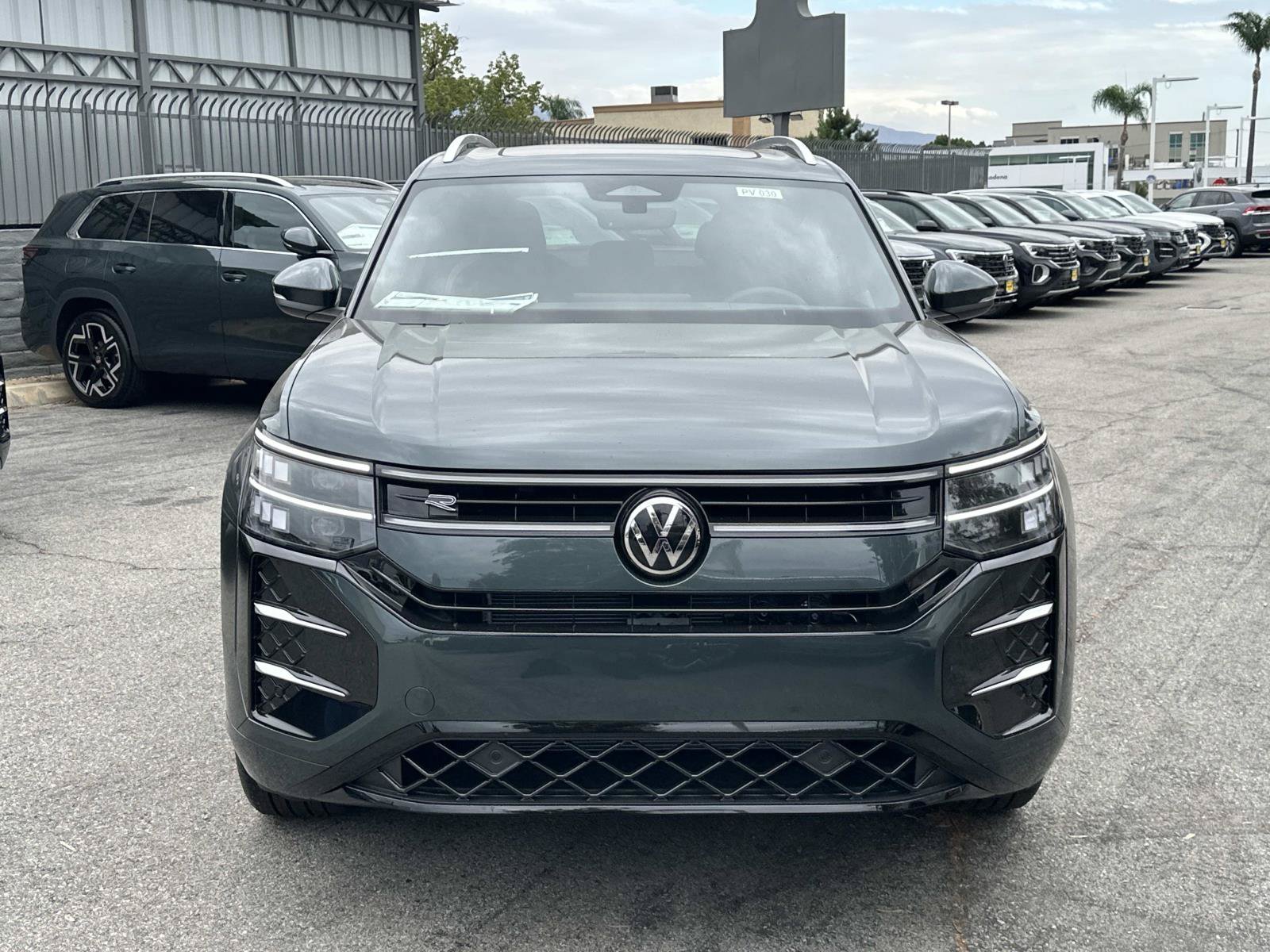 New 2027 Volkswagen Atlas SEL R-Line AWD/4WD image 2