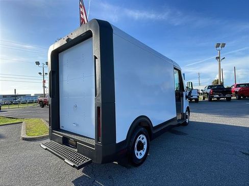 Used 2024 Chevrolet Brightdrop 400 image 7