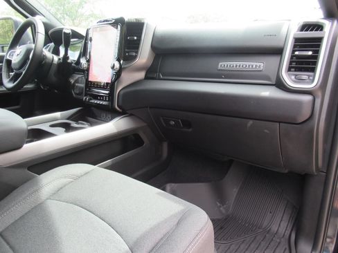 New 2026 RAM 3500 Big Horn AWD/4WD image 14