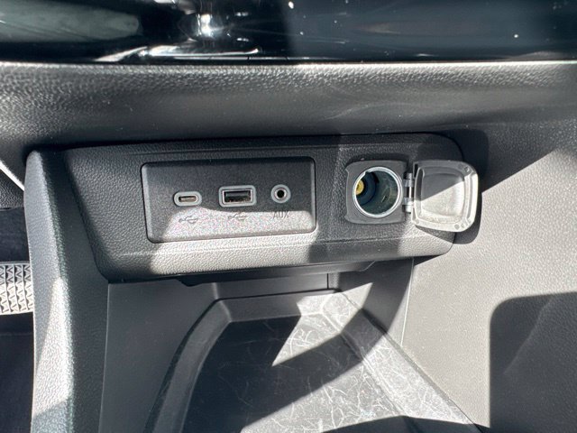 Used 2020 Buick Encore GX Preferred w/ Cold Weather Comfort Package FWD image 24