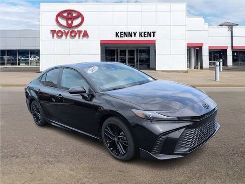 Used 2025 Toyota Camry SE w/ Multimedia Upgrade Package AWD/4WD image 1