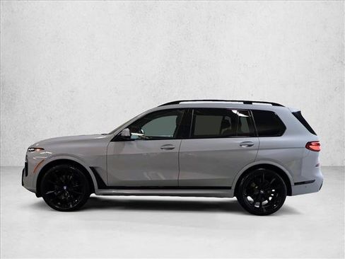 Used 2023 BMW X7 xDrive40i w/ M Sport Package AWD/4WD image 11