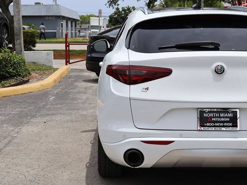 Used 2021 Alfa Romeo Stelvio Ti w/ Premium Package AWD/4WD image 16