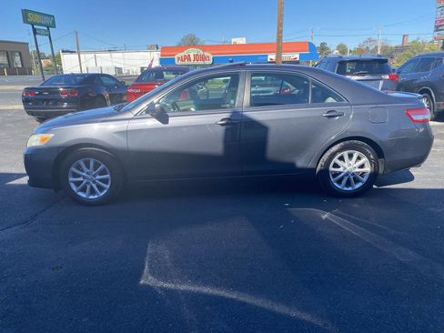 Used 2011 Toyota Camry XLE image 4