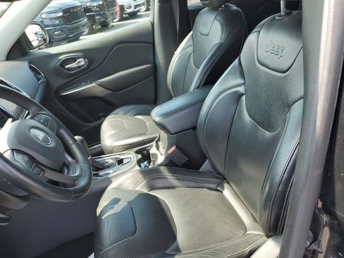 Certified 2019 Jeep Cherokee Limited AWD/4WD image 17