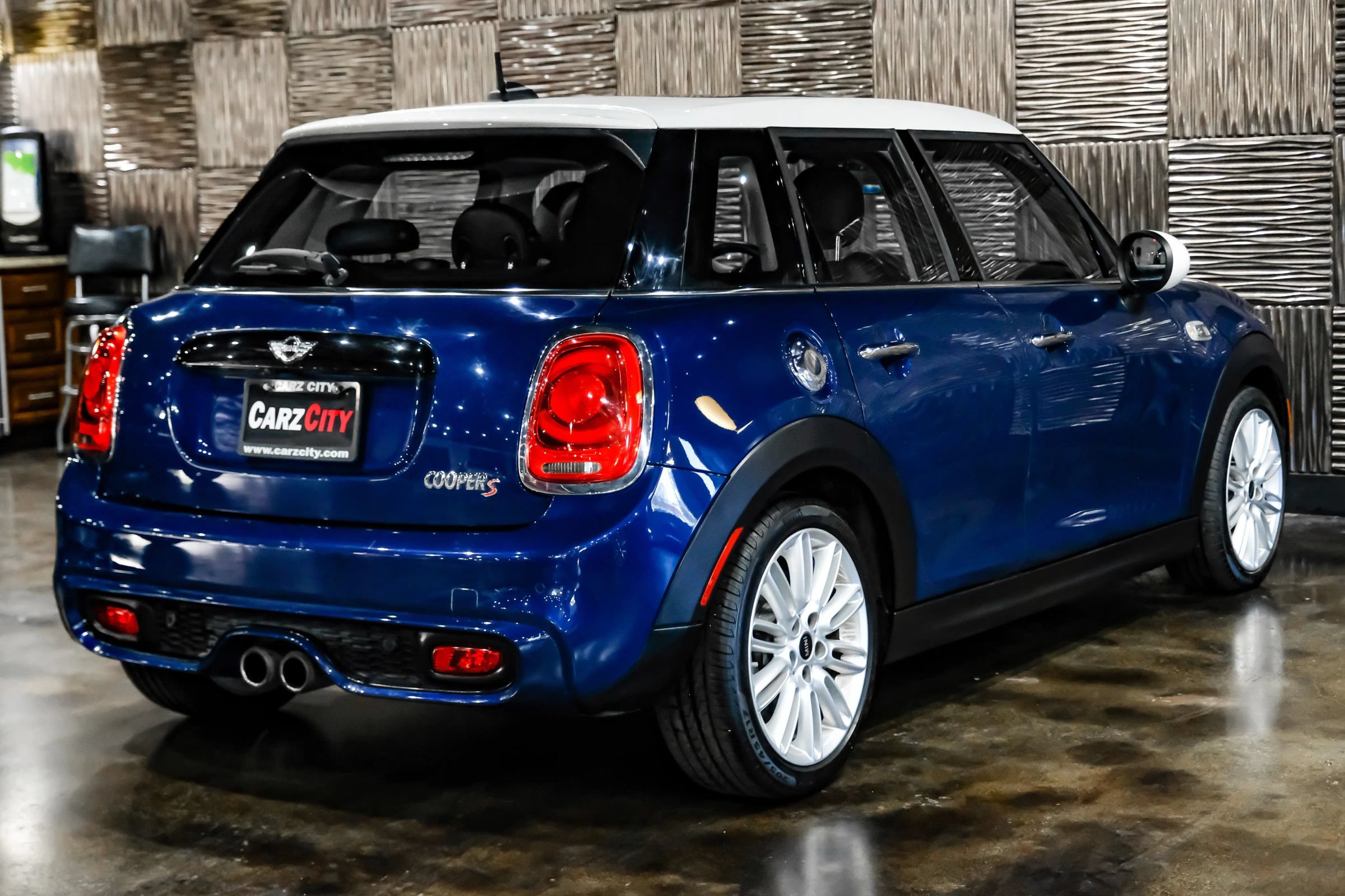 Used 2018 MINI Cooper S w/ Premium Package FWD image 12