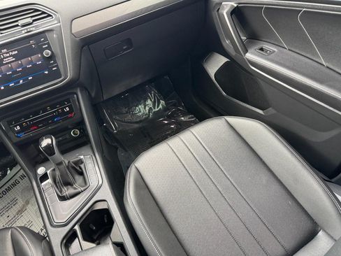 Used 2023 Volkswagen Tiguan SE FWD image 19