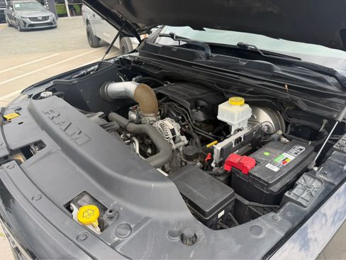 Used 2019 RAM 1500 Laramie w/ Sport Appearance Package AWD/4WD image 31