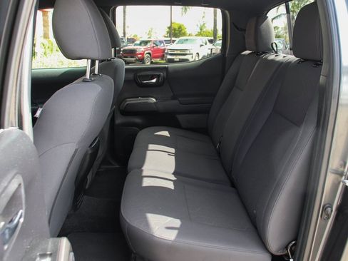 Used 2019 Toyota Tacoma TRD Sport image 28