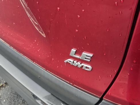 Used 2024 Toyota RAV4 LE AWD/4WD image 9