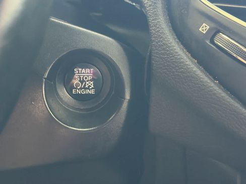 Used 2018 Jeep Compass Latitude w/ Safe & Security Group AWD/4WD image 42