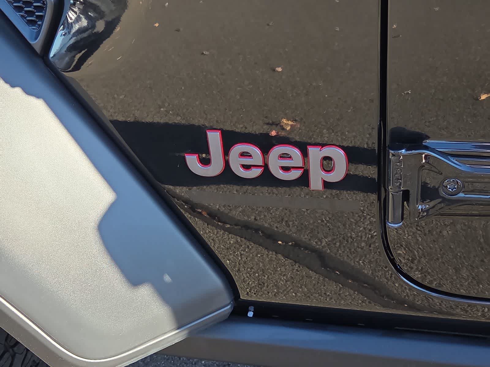 Used 2025 Jeep Wrangler Unlimited Rubicon AWD/4WD image 15