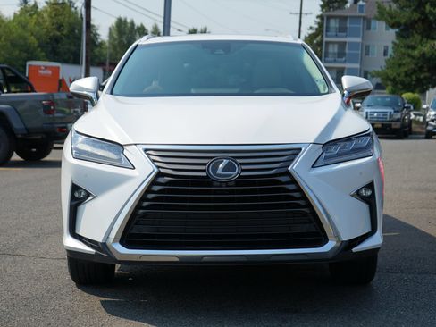 Used 2019 Lexus RX 350L Luxury w/ Accessory Package AWD/4WD image 9