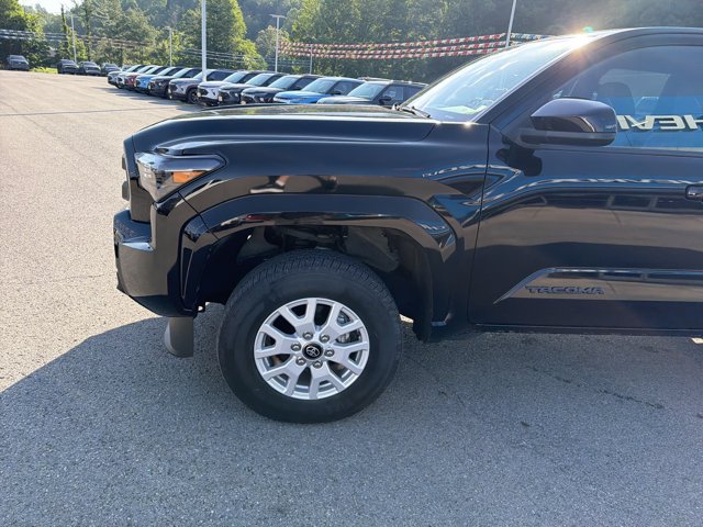 Used 2024 Toyota Tacoma SR5 AWD/4WD image 10