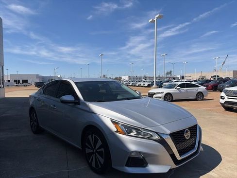 Used 2022 Nissan Altima 2.5 SV image 5
