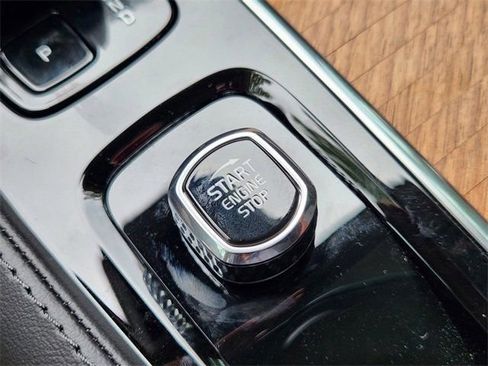 New 2025 Volvo XC90 T8 Plus w/ Protection Package Premier image 19