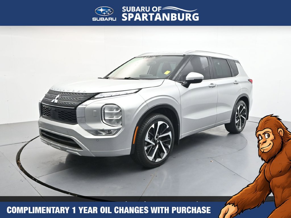 Used 2023 Mitsubishi Outlander SEL AWD/4WD image 3
