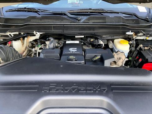 Used 2022 RAM 2500 Tradesman w/ Chrome Appearance Group AWD/4WD image 28