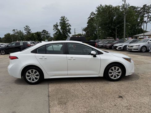 Used 2021 Toyota Corolla LE w/ Carpet Mat Package (TMS) FWD image 4