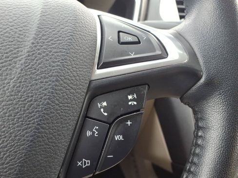 Used 2017 Ford Fusion SE w/ Fusion SE Technology Package FWD image 15