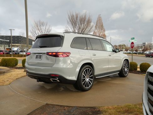 New 2026 Mercedes-Benz GLS 450 4MATIC image 7