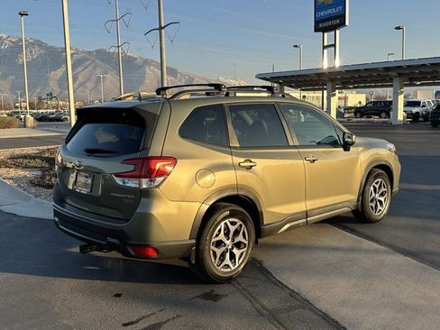 Used 2019 Subaru Forester Premium w/ All-Weather Package image 30