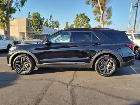 Used 2025 Ford Explorer ST w/ Sun And Sound Package AWD/4WD image 28