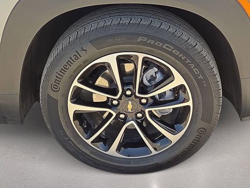 Used 2025 Chevrolet TrailBlazer LT FWD image 11