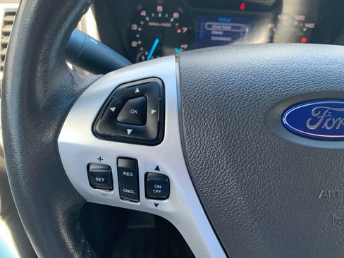 Used 2015 Ford Explorer XLT AWD/4WD image 29