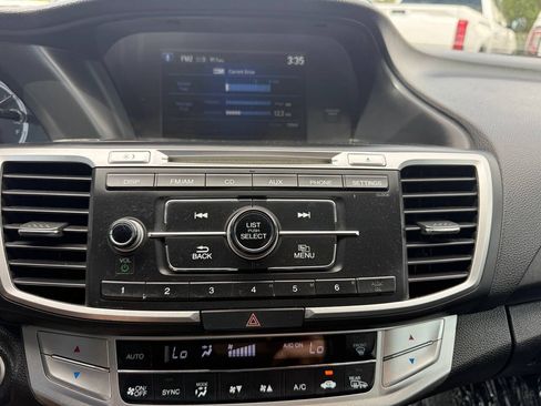 Used 2014 Honda Accord EX image 32