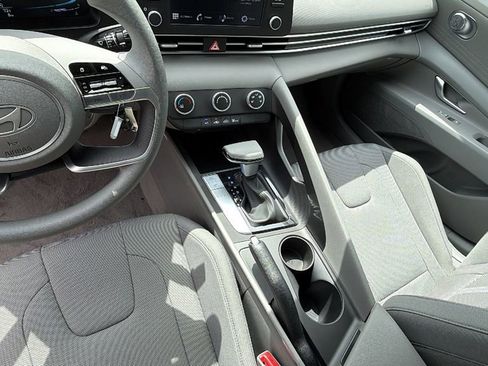 New 2026 Hyundai Elantra SE FWD image 27