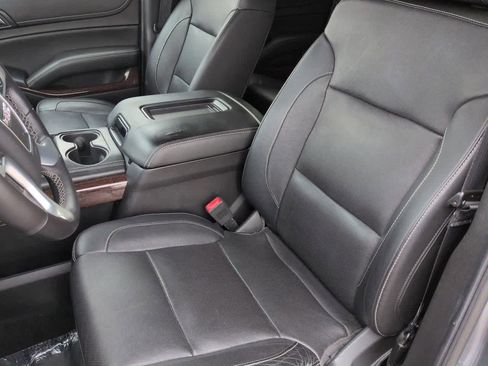 Used 2018 GMC Yukon SLT image 16