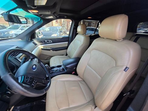 Used 2016 Ford Explorer XLT w/ Equipment Group 202A AWD/4WD image 15