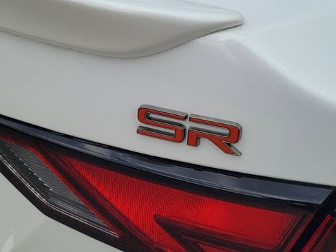 Used 2024 Nissan Sentra SR w/ SR Premium Package image 8