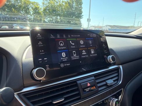 Certified 2022 Honda Accord Touring image 30
