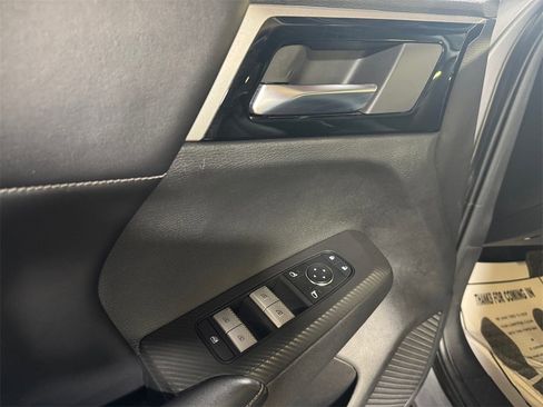 Used 2022 Mitsubishi Outlander SE image 14