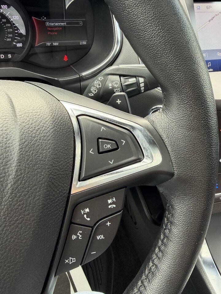 Used 2020 Ford Edge Titanium w/ Equipment Group 301A AWD/4WD image 20